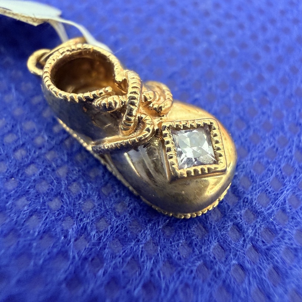 14K Yellow Gold Baby Shoe Bootie Charm Pendant Clear Stone 1.70g Family Love